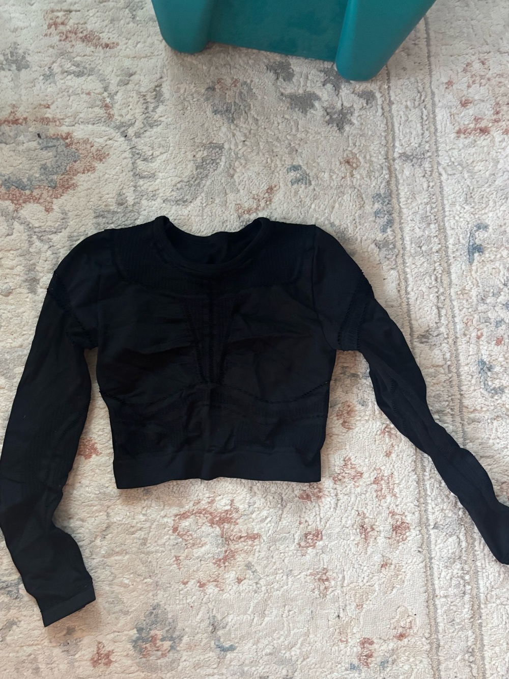 Fabletics Black Long-Sleeve Crop Top